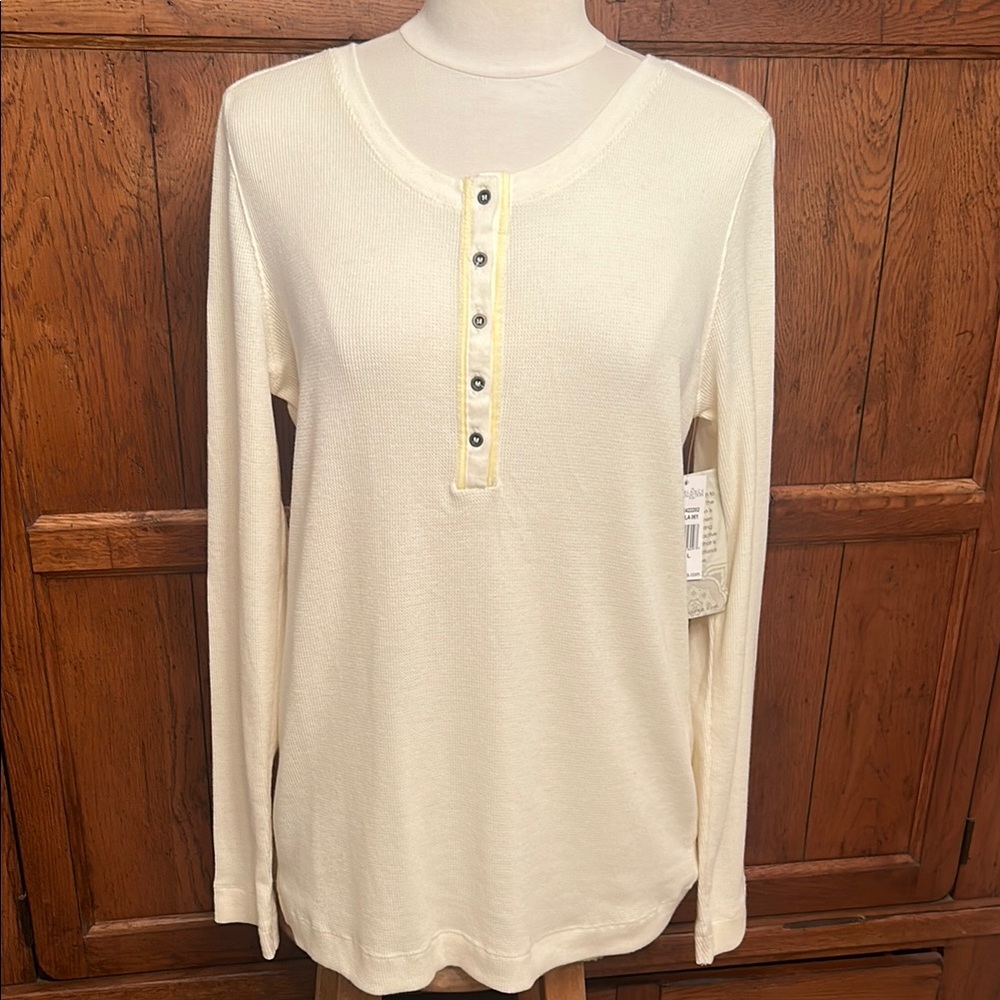 NWT⭐️Cream Long Sleeve Henley Style Waffle Knit Shirt Size Large